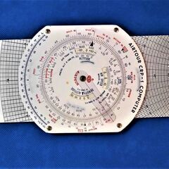 パイロット用品１　航法計算盤、航法スケール（プロッター）及びその使用法教科書２冊　パイロットを目指す方に！の画像