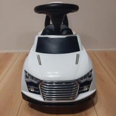 車のおもちゃの画像