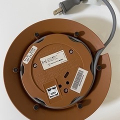 デロンギ 電気ケトル (オリーブグリーン)の画像