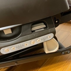 コンビ　電動ハイローチェアの画像