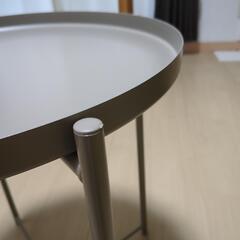 GLADOM グラドムトレイテーブル, ダークグレーベージュ, 45x53 cm

の画像