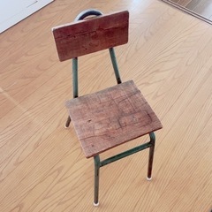 骨董市で買った古道具の椅子(お話中です)