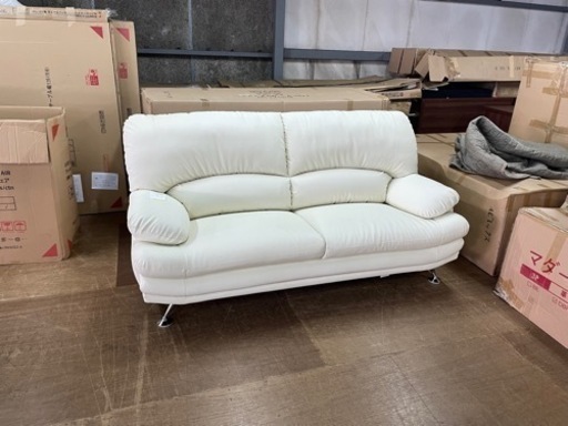 未使用品　訳あり品　未使用品3人用ソファー　アイボリー色　合成皮革　背もたれ脱着式