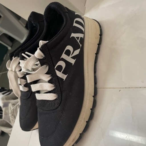 PRADA スニーカー