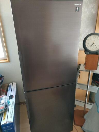 美品　シャープ 冷蔵庫2021年製　SHARP SJ-PD28G（280L・右開き） 2ドア \n\nホワイト　2018年9万円で新品購入　留守多く使用頻度低い　送料込みの価格です。直接引き取りや、搬入のお手伝い出来る方は2000円引き