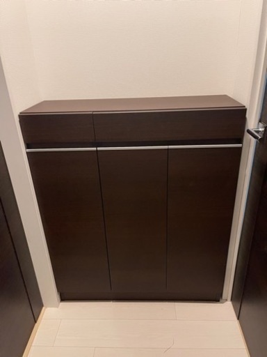 チェスト　　本棚
