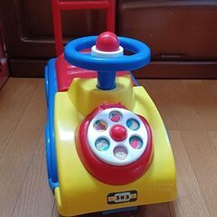 子供用の車　おもちゃの画像