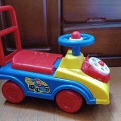 子供用の車　おもちゃの画像