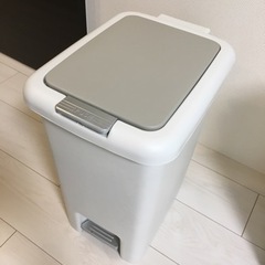 ニトリのゴミ箱20L ペダル&プッシュ2way