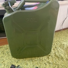 ガソリン携行缶 灯油タンク ポータブル燃料タンク 給油ノズル付き20L