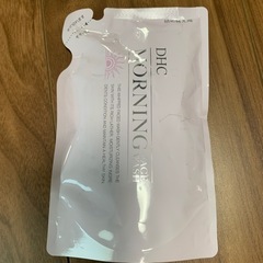 洗顔料、化粧水、パックのコスメセットの画像