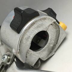 🔷🔶🔷ut5/98 ホンダ エイプ50 スイッチボックス/クラッチレバー 左 HM-240B-T バイク パーツ 部品 ※動作未確認 現状 ジャンク■🔷🔶🔷の画像