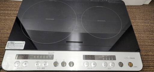 ☆2000円値下げ致しました☆アイリスオーヤマ 2口 IH クッキングヒーター 工事不要 1400W 100V ブラック IHK-W12P-B+専用台