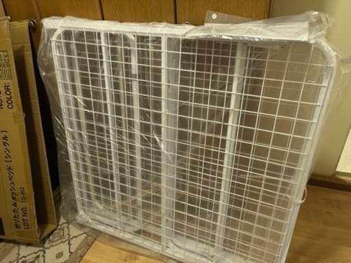 【新品】折り畳みベッドフレーム