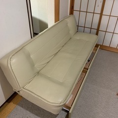 ソファ　引き出しあり　現状引き渡し　ベッドにもなります！