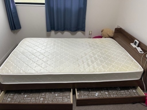セミダブルベッド　使用期間3ヶ月　¥18.000