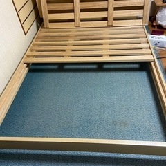 ダブルベッドフレームの画像