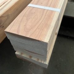 ⭐︎再入荷⭐︎【最上グレード】杉 3000×30×105(mm) バラ売り！デッキ、造作材、下地、DIYなどに。在庫140本ありますので複数の方へ販売できます。の画像