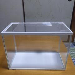中古水槽 GEX AQUARIUM マリーナスリムM水槽ホワイト...