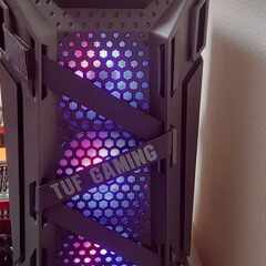 カスタムビルドのゲーム用コンピューター