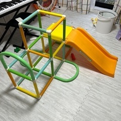 アンパンマンのジャングルジムとトランポリン