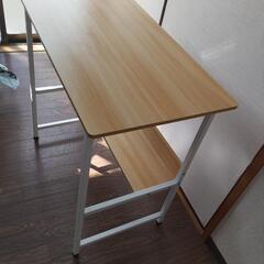 小型の机の画像