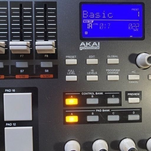 AKAI MPD32 midi パッド　DTM用