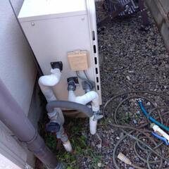 ノーリツガス湯沸かし器と浴槽