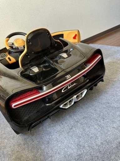 ブガッティー　電動　車