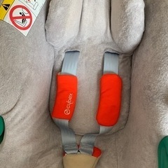 cybex gold 　チャイルドシート　　ハイビスカスレッド　虫除けネットプレゼントつきの画像