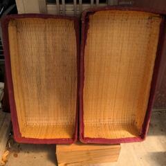 レトロな古い衣装籠の画像