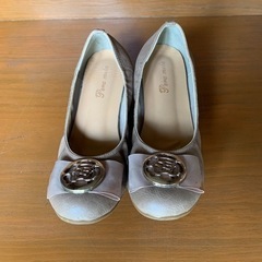 ベージュほパンプス