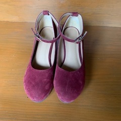 ワインカラーのパンプス2