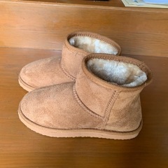 モコモコショートブーツの画像