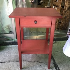 IKEA HEMNES ヘムネス　サイドテーブル　レッド