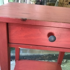 IKEA HEMNES ヘムネス　サイドテーブル　レッドの画像