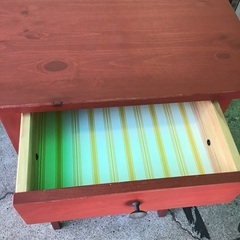 IKEA HEMNES ヘムネス　サイドテーブル　レッドの画像