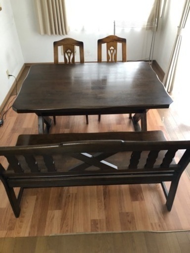 ダイニングテーブル　4〜5人がけ