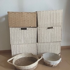 ニトリのバスケット×5とおまけ差し上げます