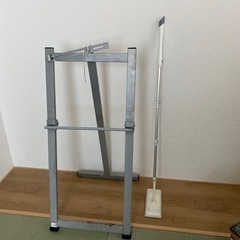 イーゼルスタンド　ディスプレイ
