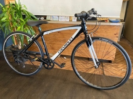 【SALE！通常価格より¥1000引き！CHEVROETシボレー前後タイヤ・チューブ新品！】アルミフレーム　6段変速　700×28c クロスバイク　ブラック　名古屋プレミアム商品券×金鯱マネー参加店舗