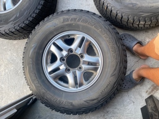 275/70r16 スタッドレス