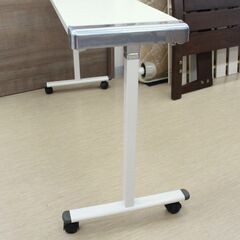 サイドテーブル☆ベッドテーブル◆幅113cm☆高さ63cm～100cm☆キャスター付き☆メーカー不明☆中古品☆G1053【こちらは店舗です。浜村鹿野温泉ICから3分 買取本舗 宮本リサイクル 営業時間9～19時 定休日水曜のみ←連絡できませんm(_ _)m】の画像