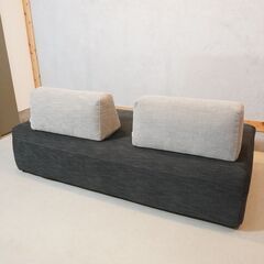 IDC大塚家具取扱いのメーカーMeuble(モーブル)のISLAND(アイランド)ソファです。デイベッド型のスタイルが叶う自由度の高いローソファ。生活に合わせクッションの位置を変えて寛ぎ空間を♪DH311
