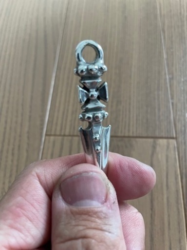 トラヴィスワーカーダガーペンダントトップ