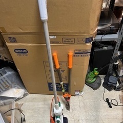 makita マキタ 芝刈バリカン MUM1600とコメリ アル...