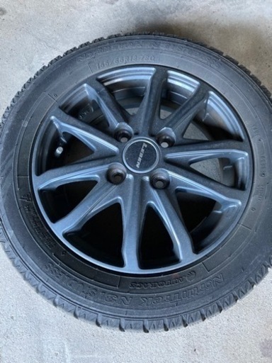 スタッドレスタイヤ、ホイール付き