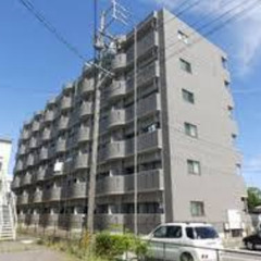 🎉仲介手数料無料🎉敷礼無✨敷地内駐車場有✨亀山市✨鉄筋コン✨ペッ...