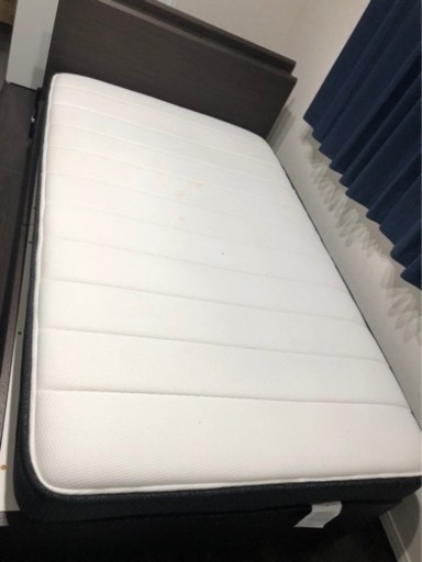 ニトリ　セミダブルベッド　マットレス付き