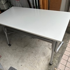 折り畳みテーブル　長机　キャスター付